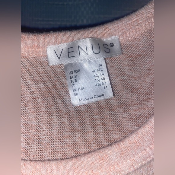 Hacci Jumpsuit - Picture 3 of 6